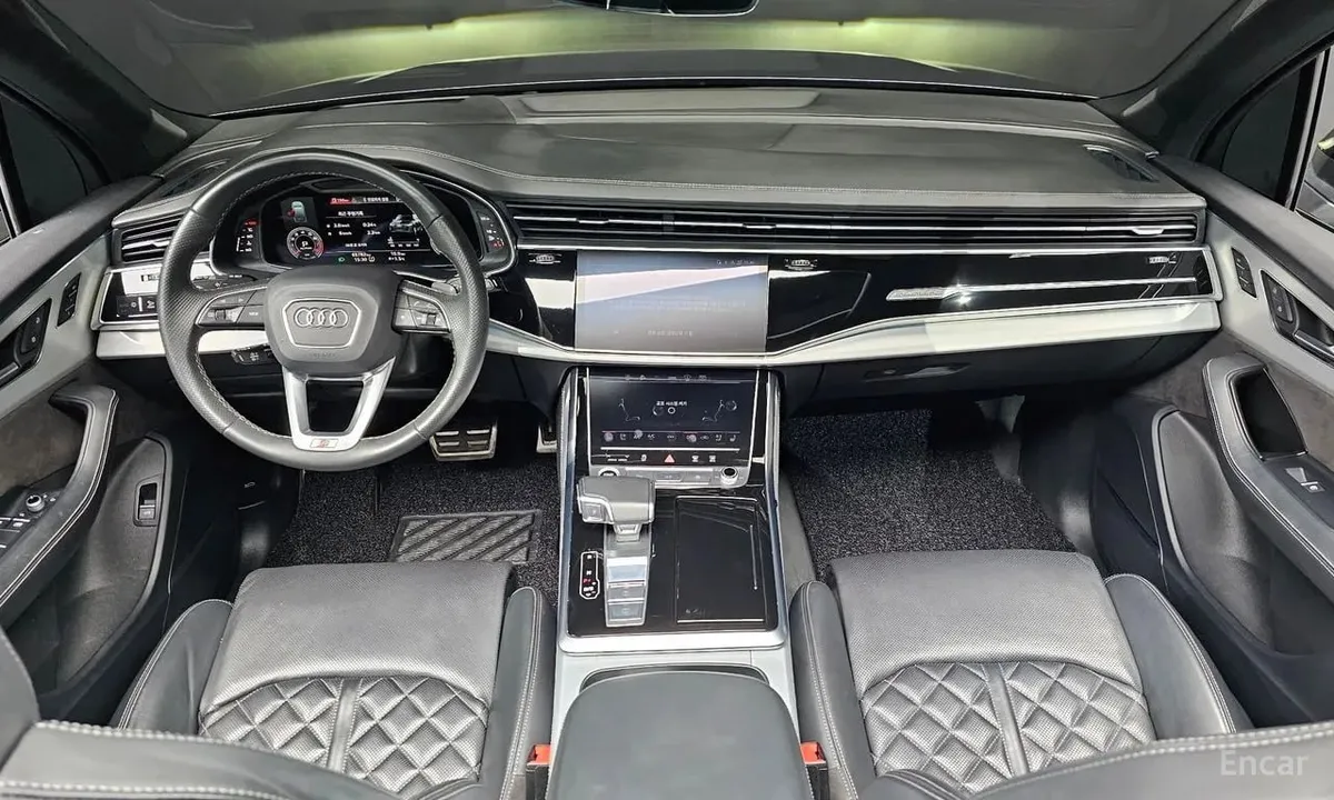 AUDI Q7 2022