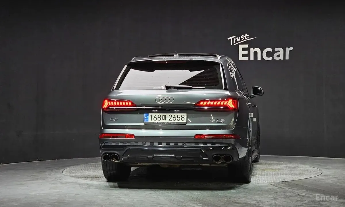 AUDI Q7 2022