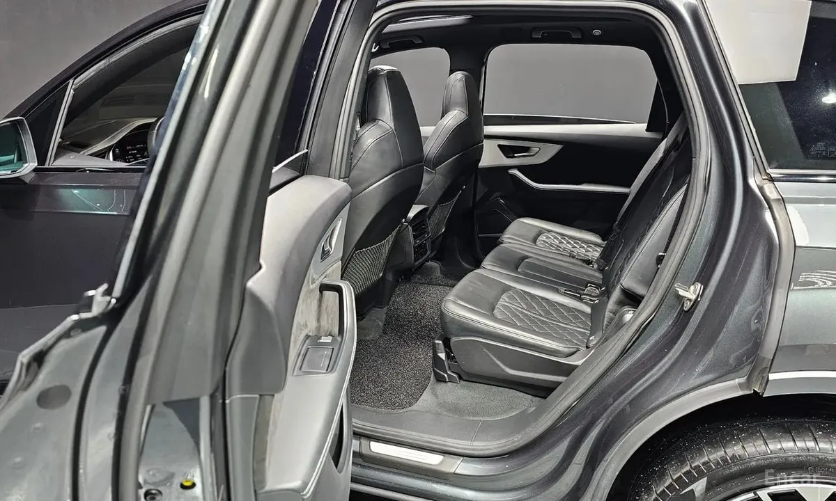 AUDI Q7 2022