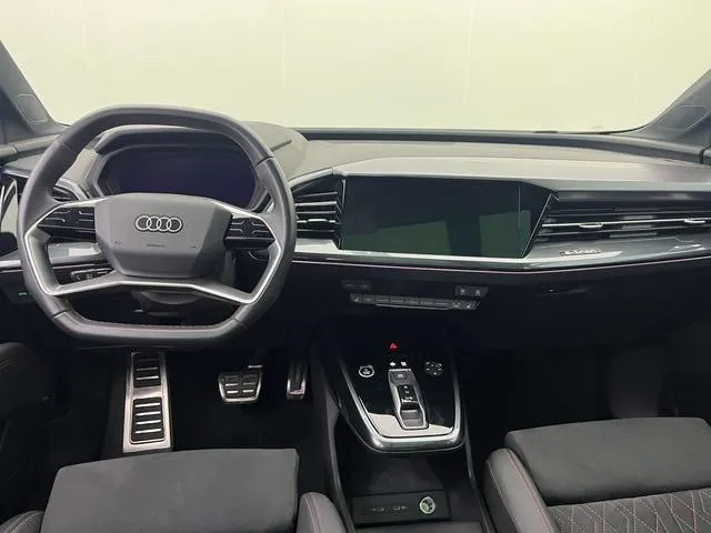 AUDI Q5 E-TRON 2023
