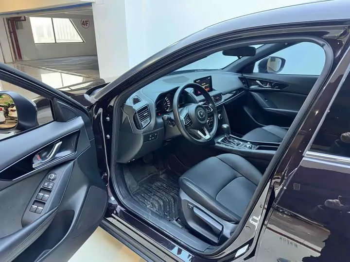 MAZDA CX-4 2023