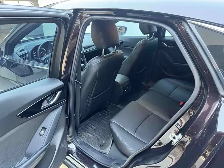 MAZDA CX-4 2023