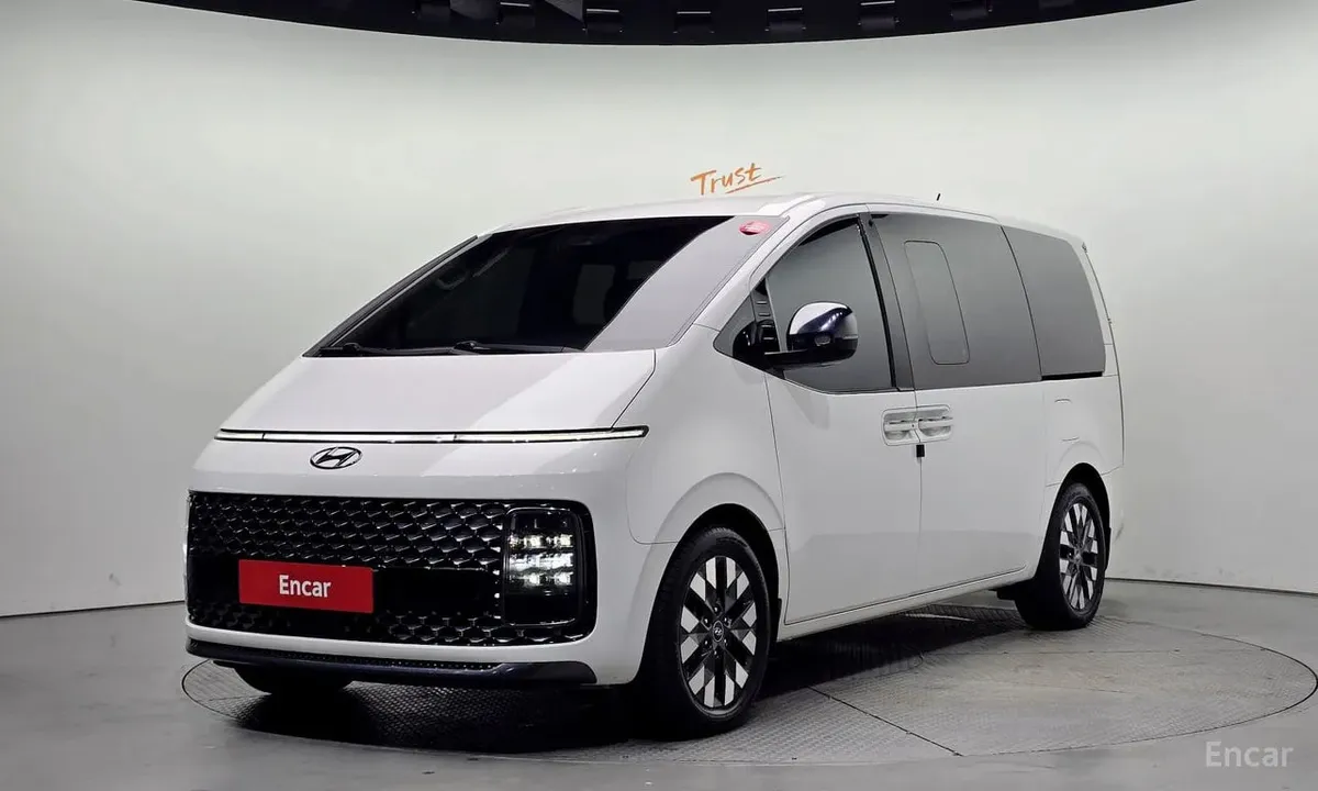 HYUNDAI STARIA PRESTIGE 9-МЕСТНЫЙ 2022