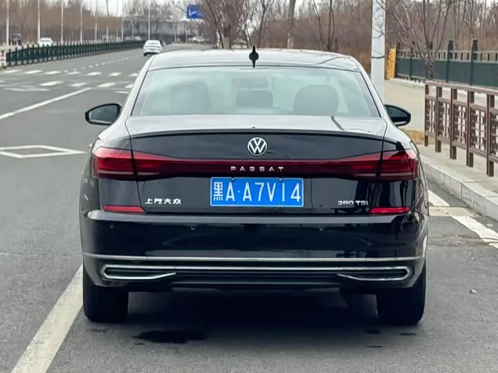 VOLKSWAGEN PASSAT 2022