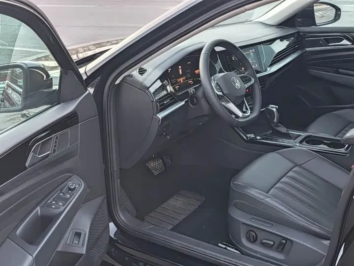 VOLKSWAGEN PASSAT 2022