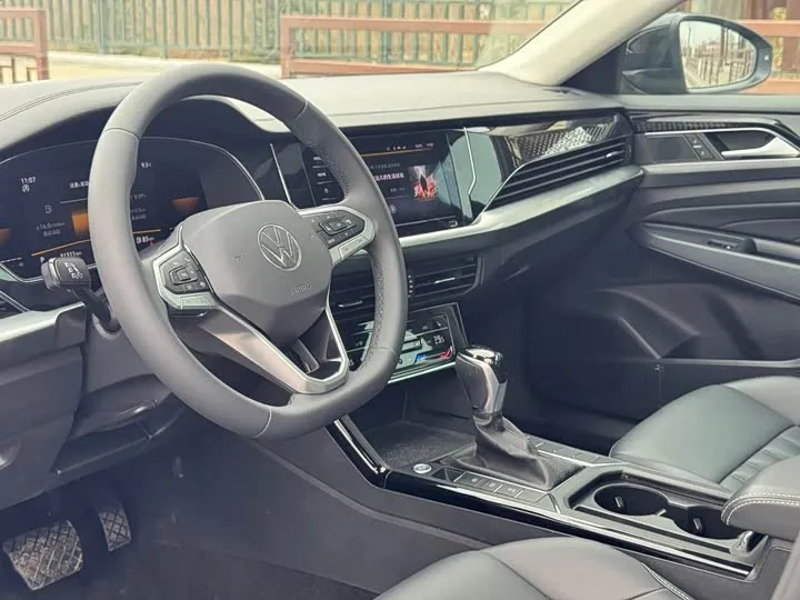 VOLKSWAGEN PASSAT 2022