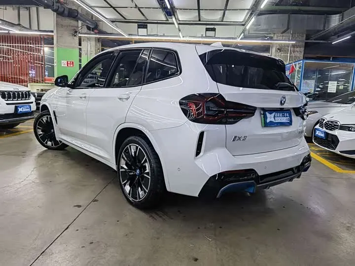 BMW IX3 2022