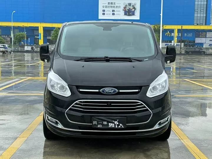 FORD TOURNEO 2022