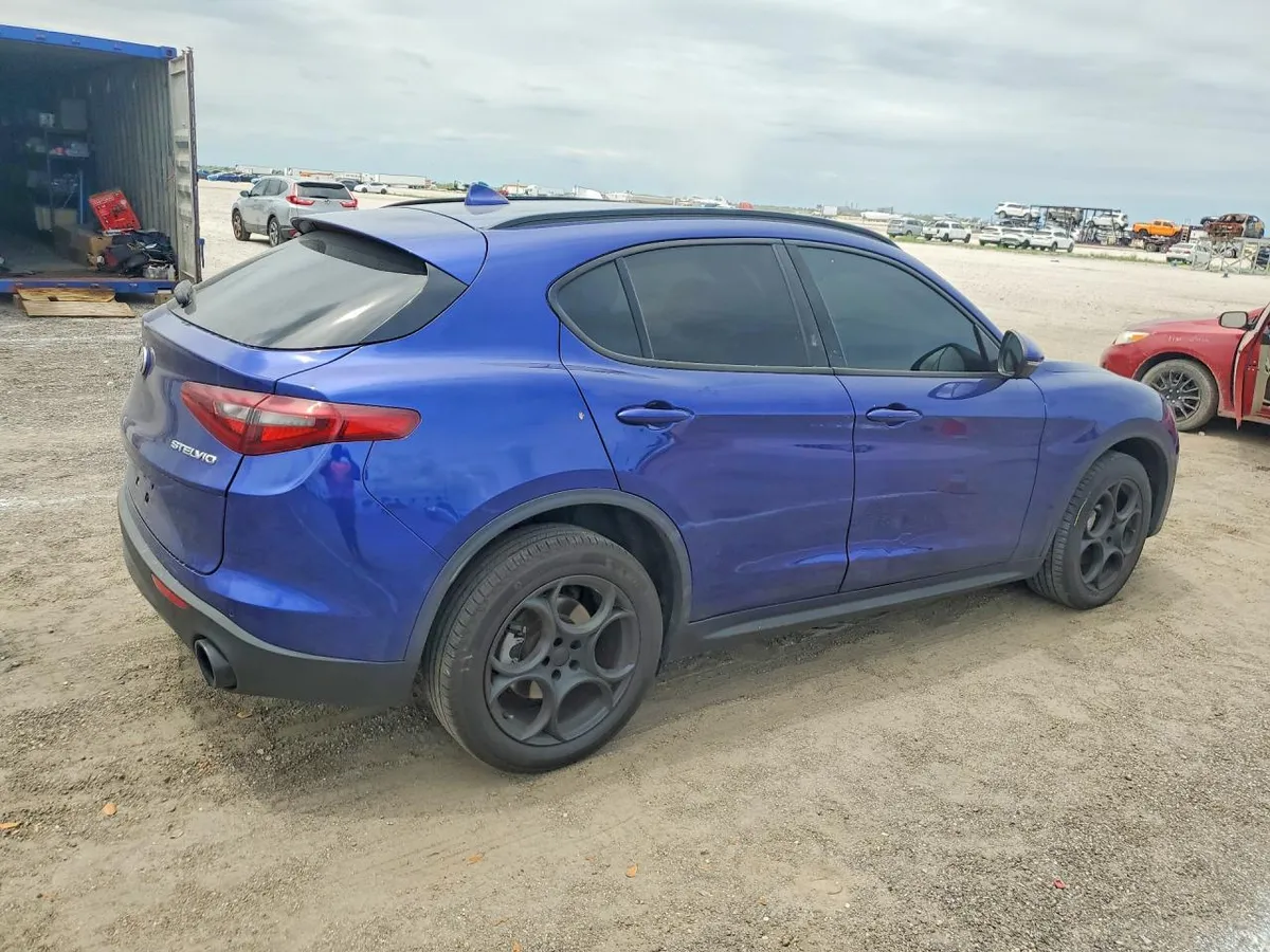 ALFA ROMEO STELVIO 2022
