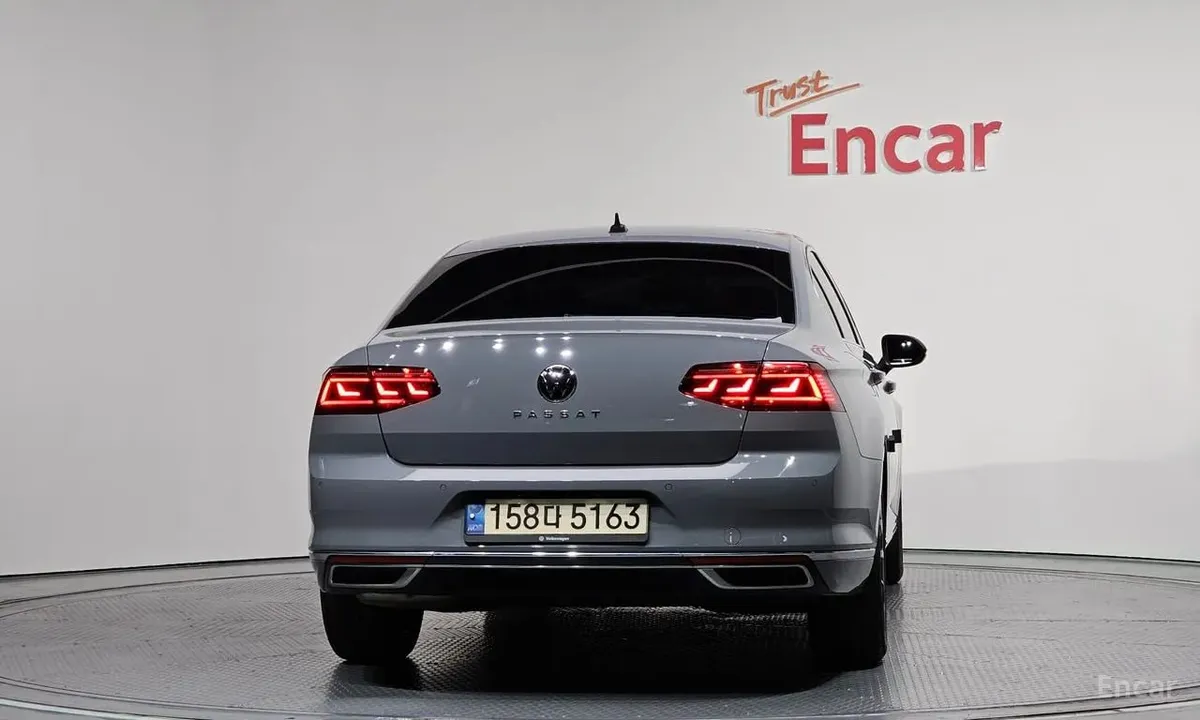 VOLKSWAGEN PASSAT GT 2022