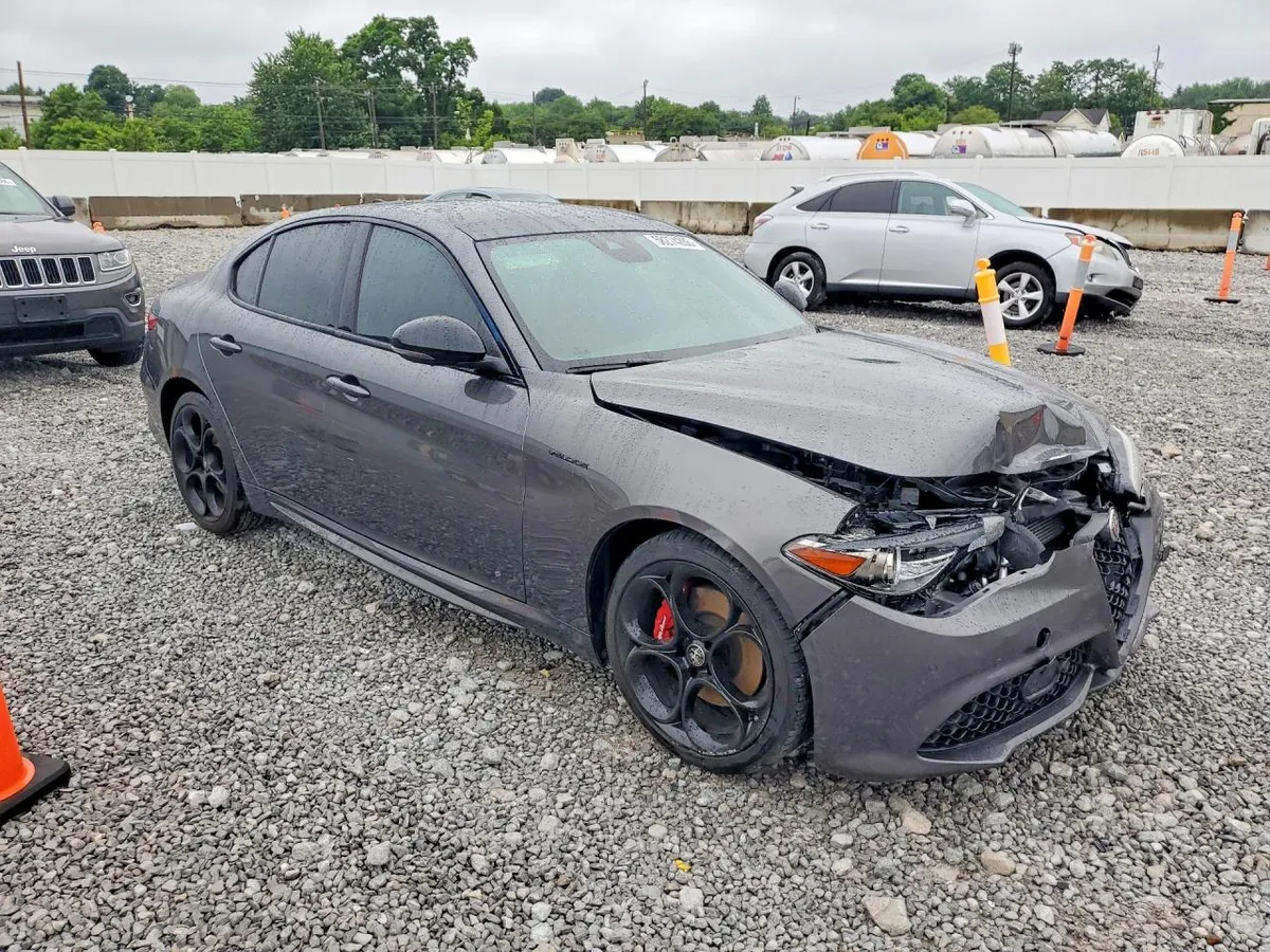 ALFA ROMEO GIULIA 2022