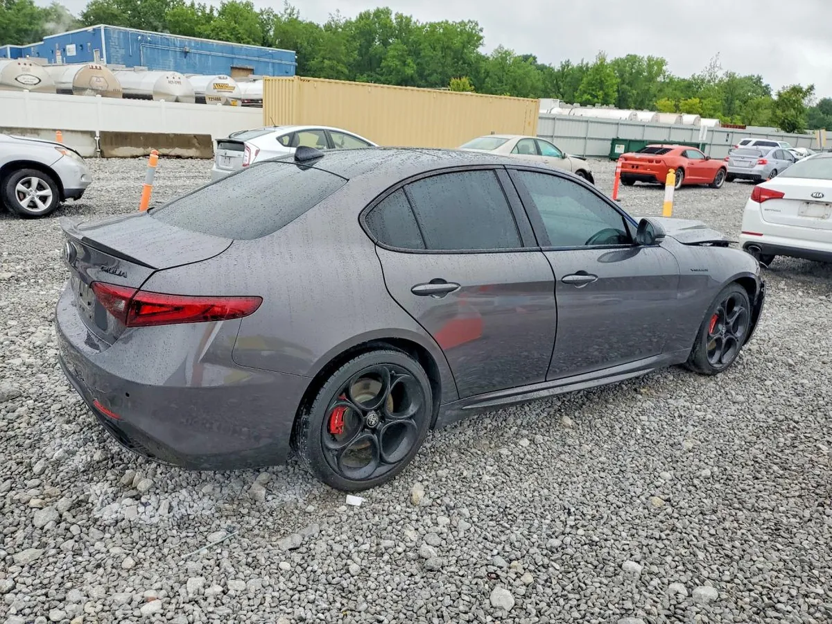 ALFA ROMEO GIULIA 2022