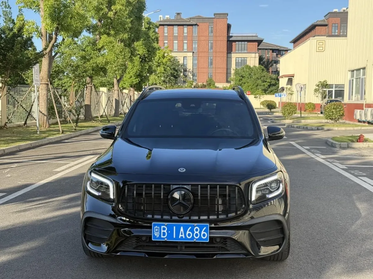 MERCEDES-BENZ GLB 2022