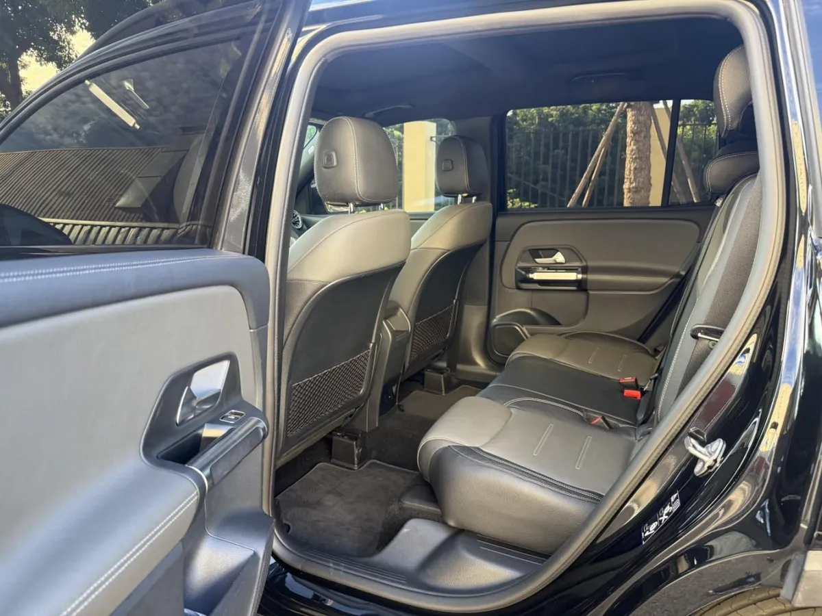 MERCEDES-BENZ GLB 2022