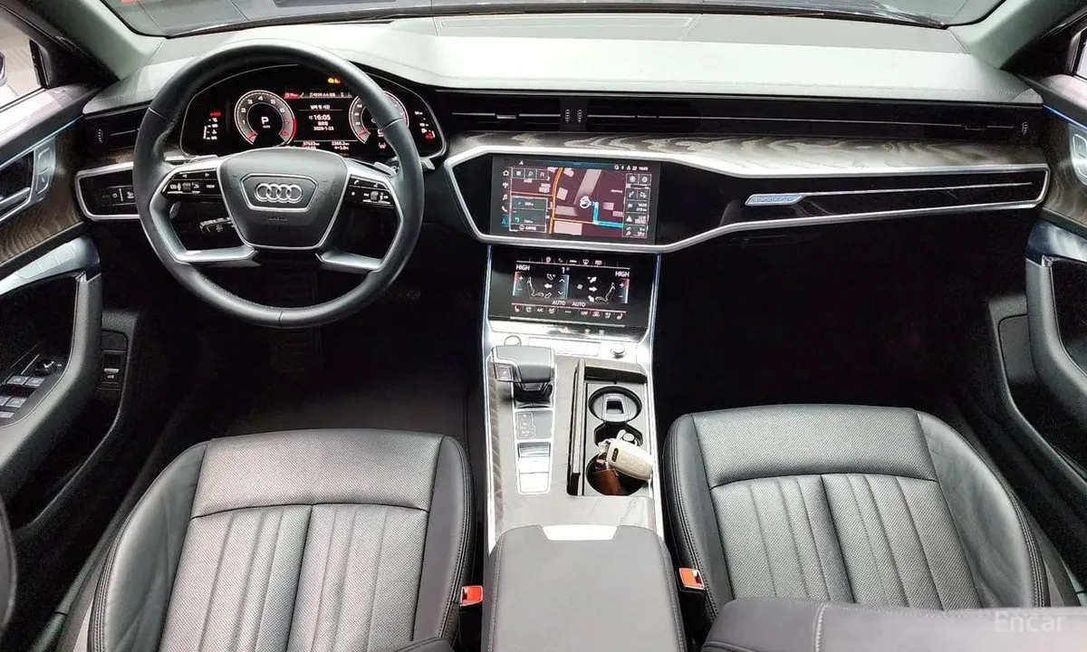 AUDI A6 2023