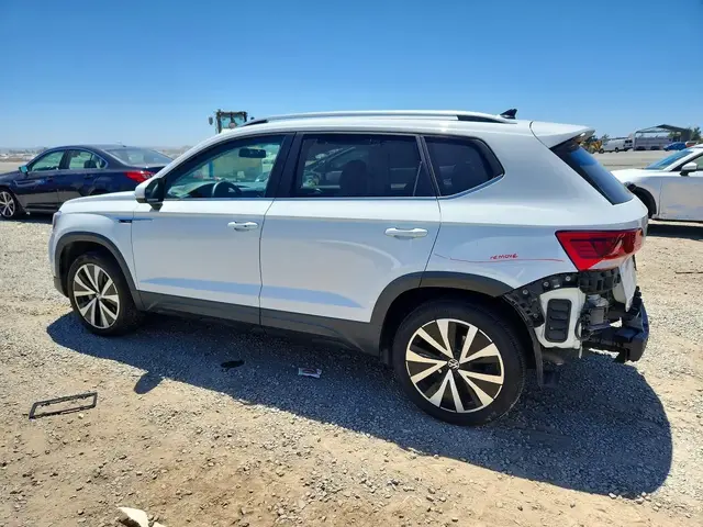 VOLKSWAGEN TAOS SE 2022