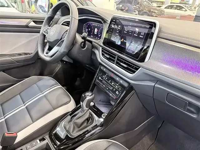 VOLKSWAGEN T-ROC 2023