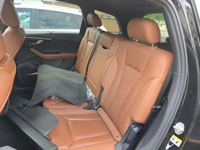 AUDI Q7 2023