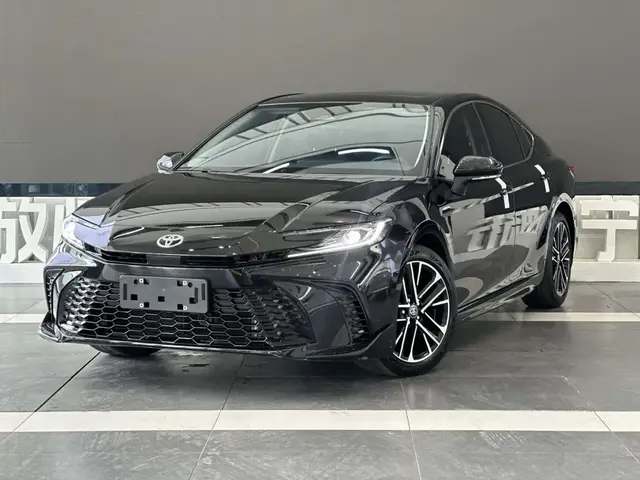TOYOTA CAMRY 2025