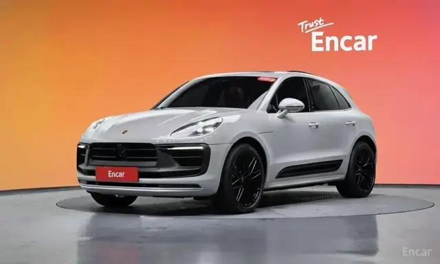 PORSCHE MACAN 2022
