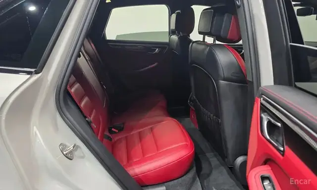 PORSCHE MACAN 2022