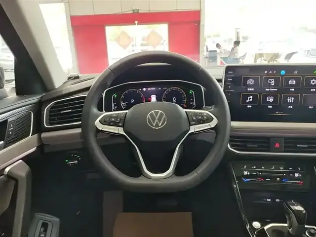 VOLKSWAGEN TAYRON 2023