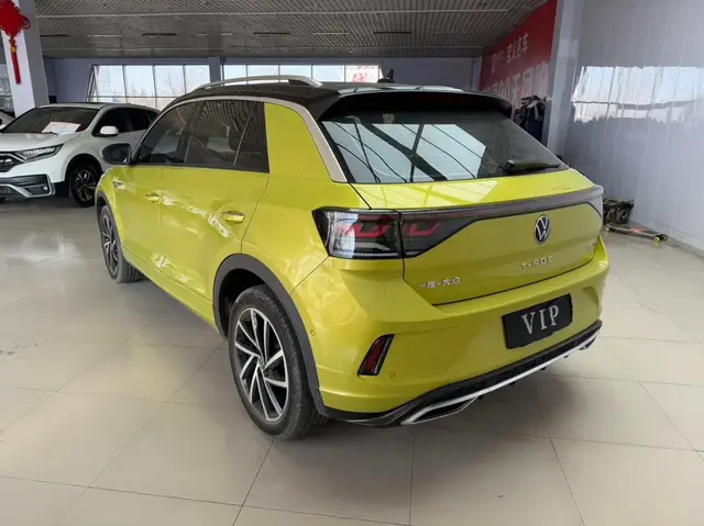 VOLKSWAGEN T-ROC 2023