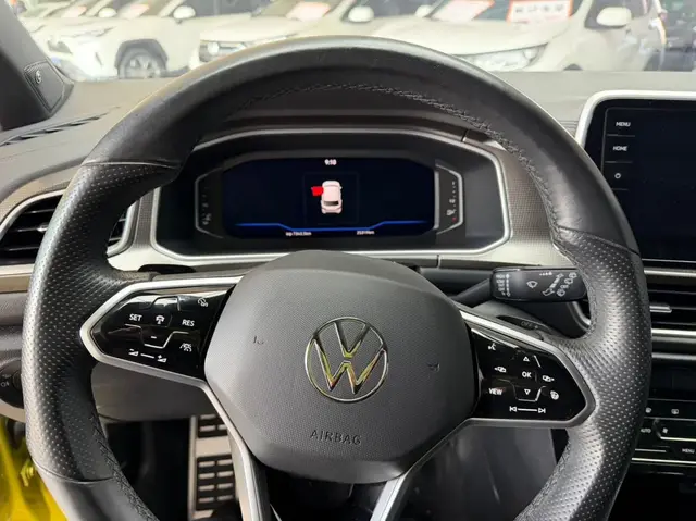 VOLKSWAGEN T-ROC 2023