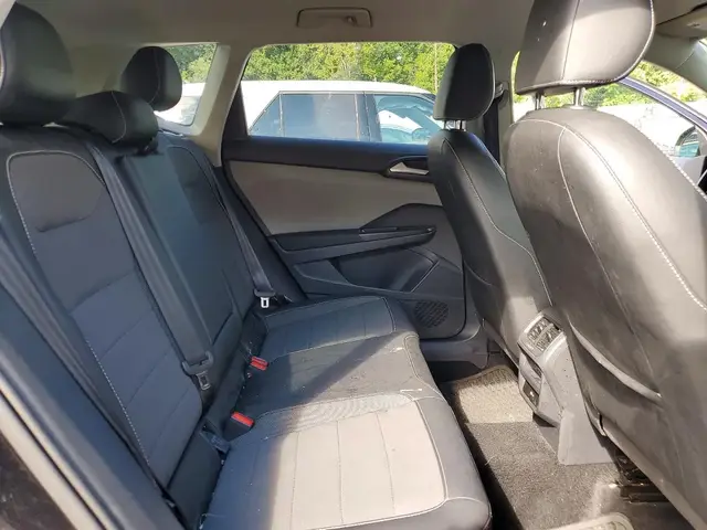 VOLKSWAGEN TAOS SE 2022