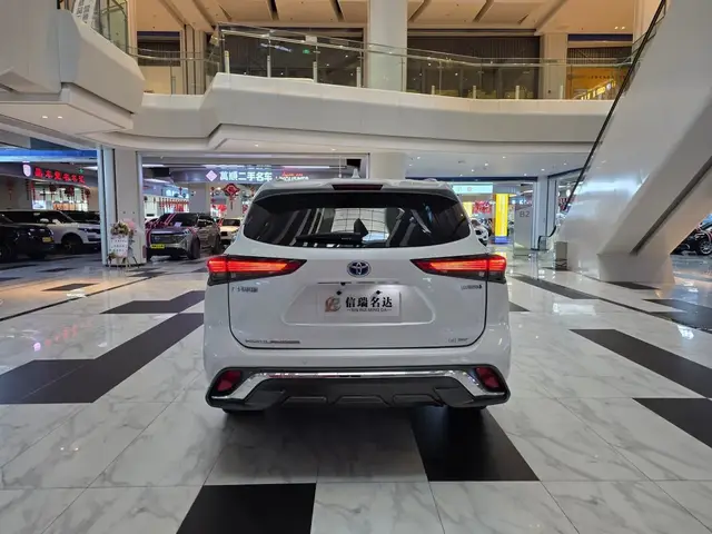 TOYOTA HIGHLANDER 2022