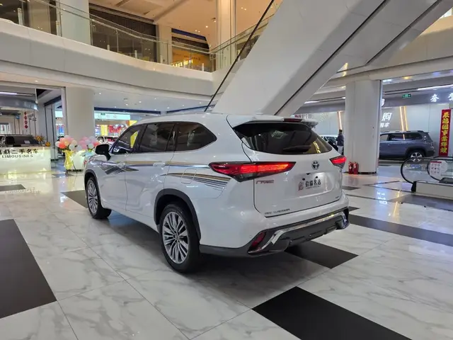 TOYOTA HIGHLANDER 2022