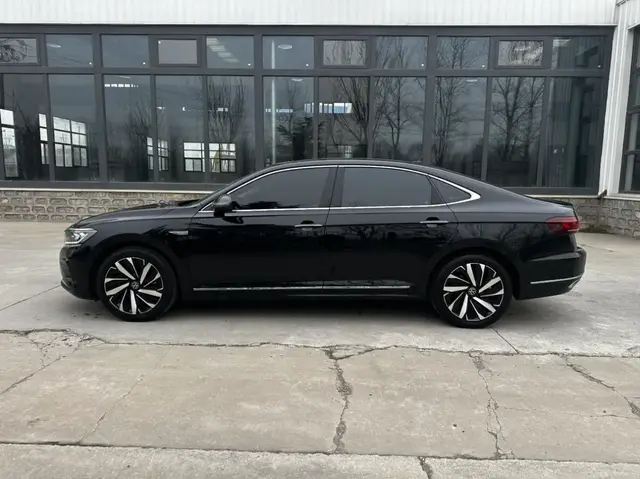 VOLKSWAGEN PASSAT 2022