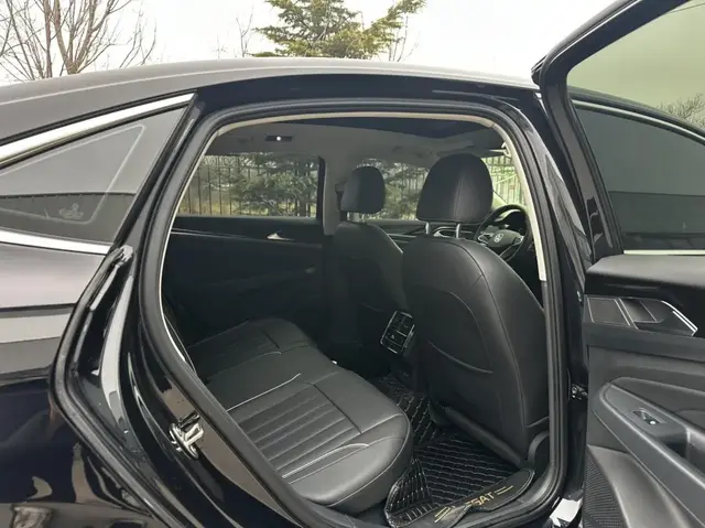 VOLKSWAGEN PASSAT 2022