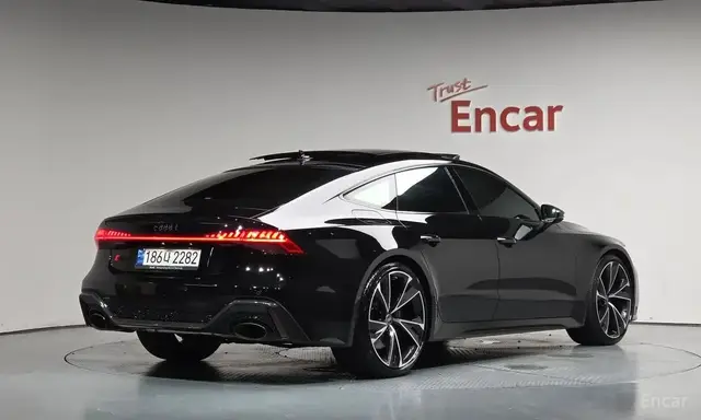 AUDI RS7 2022