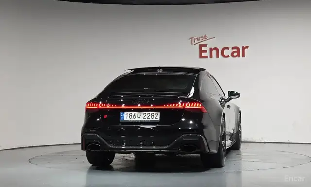 AUDI RS7 2022