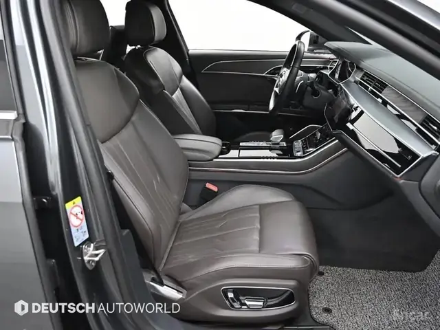 AUDI A8 2022