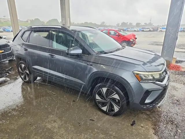 VOLKSWAGEN TAOS 2024