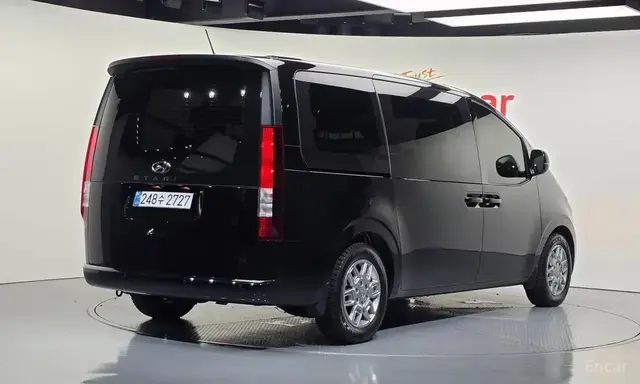 HYUNDAI STARIA 2023