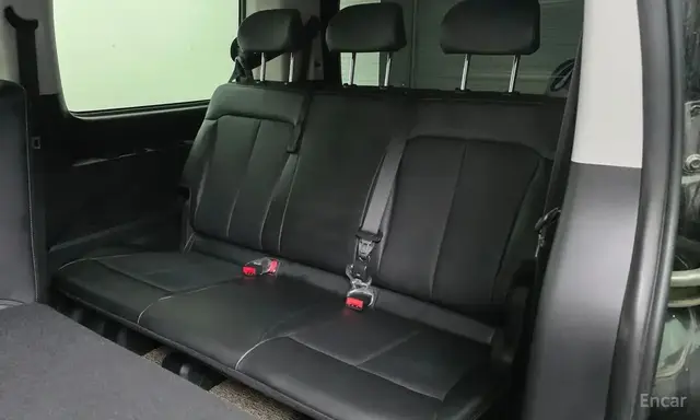 HYUNDAI STARIA 2023