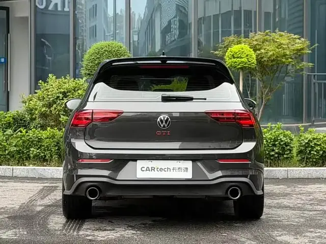 VOLKSWAGEN GOLF GTI 2023