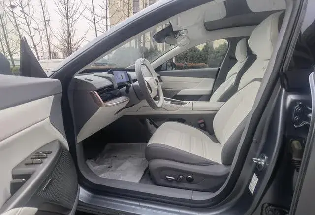 DONGFENG eπ 007 2024