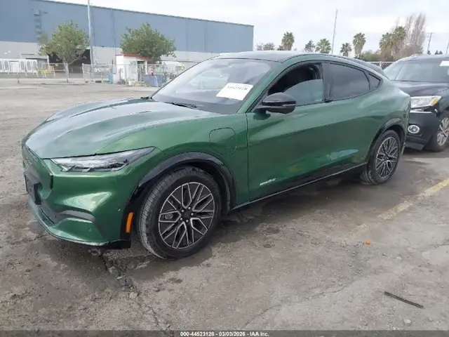 FORD MUSTANG MACH-E PREMIUM 2024