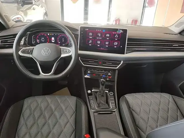 VOLKSWAGEN SAGITAR 2022