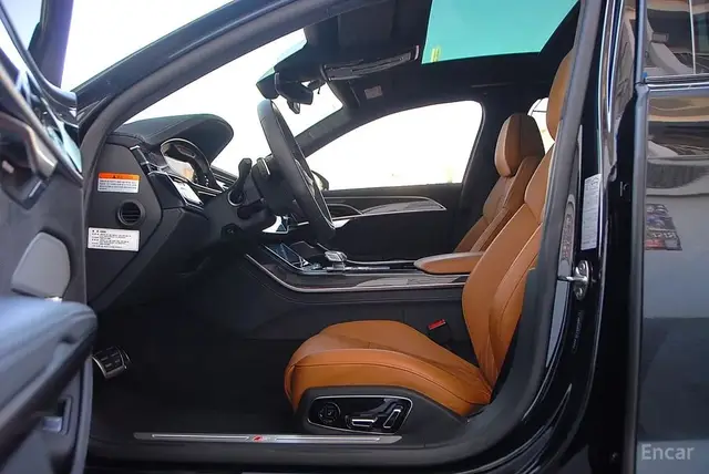 AUDI S8 2023