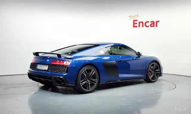 AUDI R8 2022