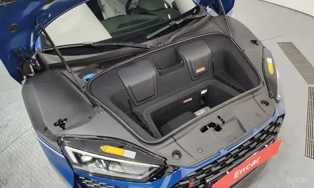 AUDI R8 2022