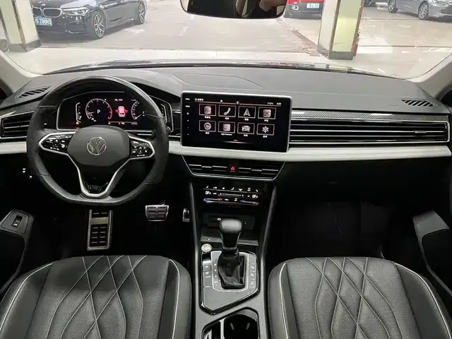 VOLKSWAGEN TIGUAN L 2022