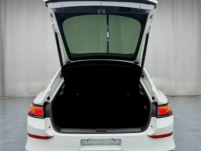 VOLKSWAGEN LAMANDO L 2022
