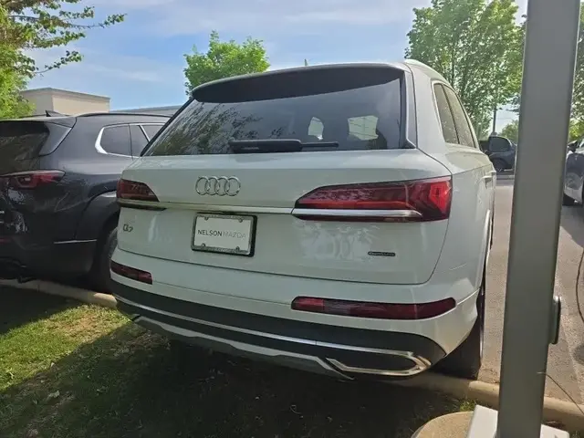 AUDI Q7 2023