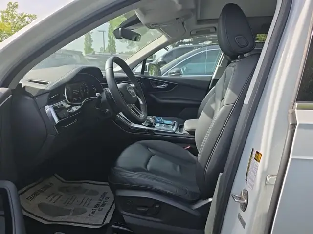 AUDI Q7 2023